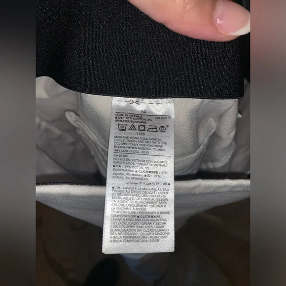 Set H&M ivory films sheer top & Old Navy khaki side zip chinos‎ - Picture 15 of 15